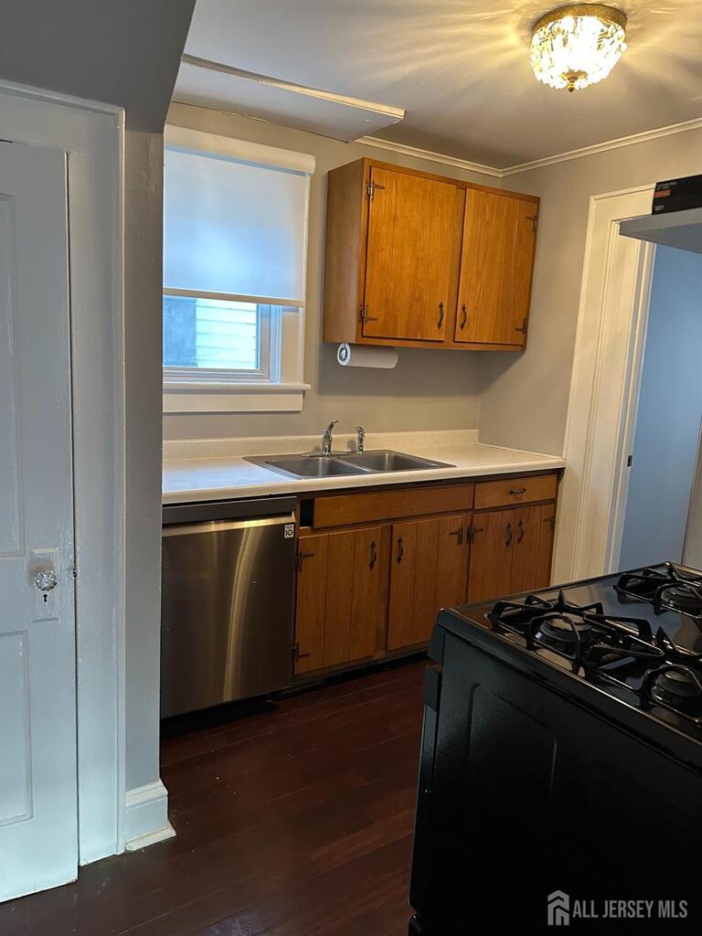 Photo 10 of 29 Plainfield Avenue, Metuchen NJ 08840, Metuchen, NJ
