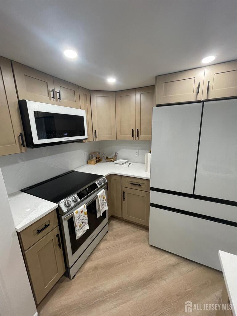Photo 5 of 40 Fayette Street # 6, Perth Amboy NJ 08861, Perth Amboy, NJ