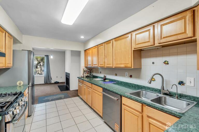 Photo 11 of 168 Thoreau Drive, Plainsboro NJ 08536, Plainsboro, NJ