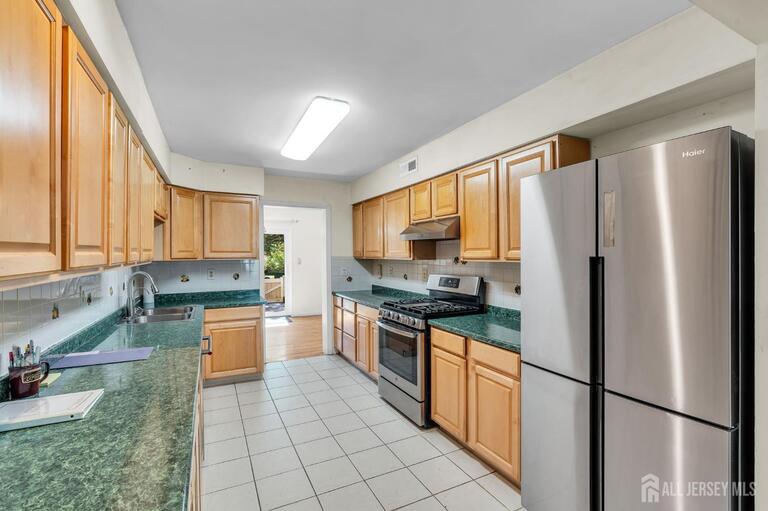 Photo 13 of 168 Thoreau Drive, Plainsboro NJ 08536, Plainsboro, NJ