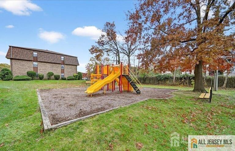 Photo 10 of 39 Powderhorn Court, Woodbridge Proper NJ 07095, Woodbridge Proper, NJ