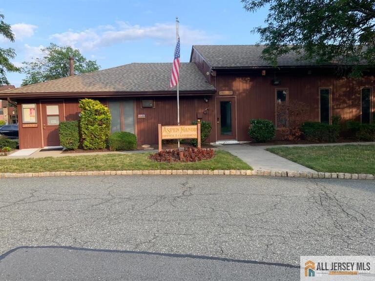 Photo 9 of 39 Powderhorn Court, Woodbridge Proper NJ 07095, Woodbridge Proper, NJ