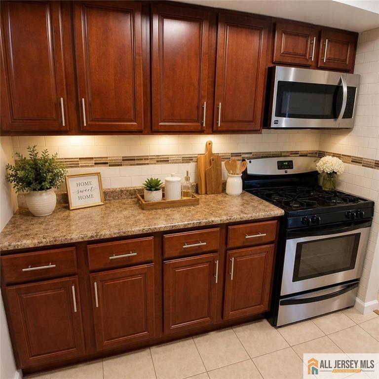 Photo 4 of 39 Powderhorn Court, Woodbridge Proper NJ 07095, Woodbridge Proper, NJ