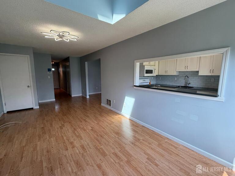 Photo 11 of 99 Brookview Circle, Jamesburg NJ 08831, Jamesburg, NJ