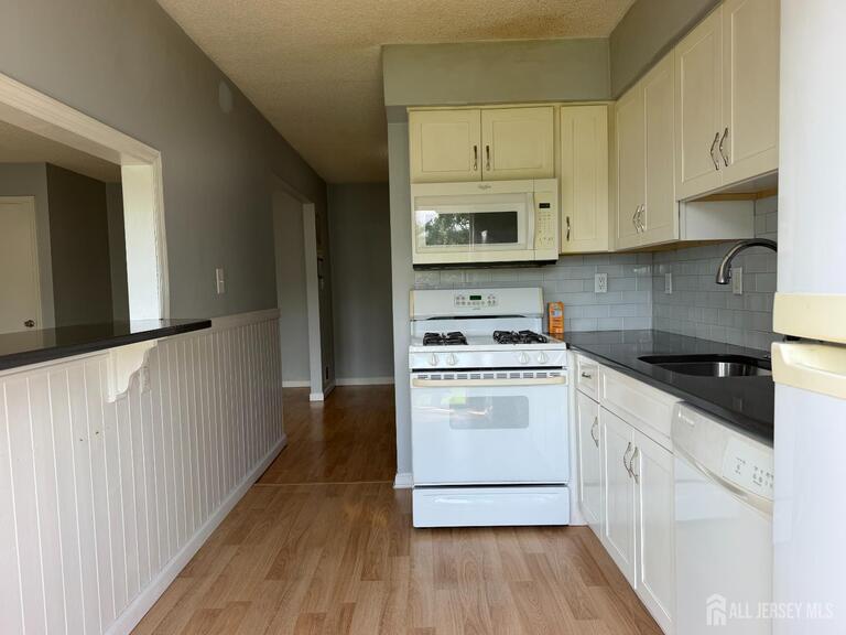 Photo 6 of 99 Brookview Circle, Jamesburg NJ 08831, Jamesburg, NJ