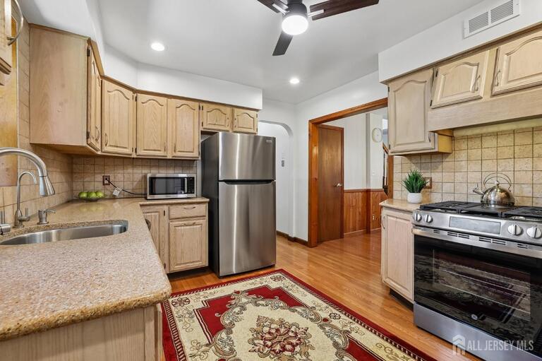 Photo 7 of 304 Green Street, Woodbridge Proper NJ 07095, Woodbridge Proper, NJ