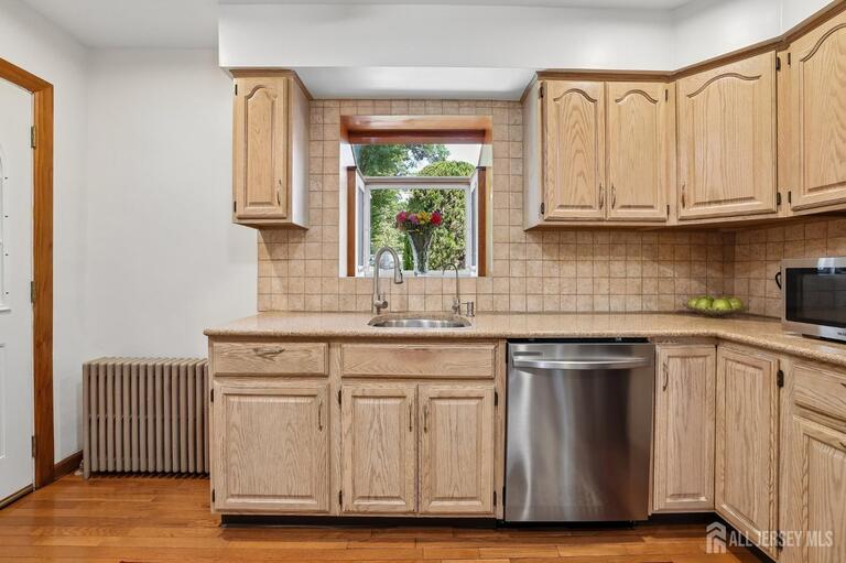 Photo 9 of 304 Green Street, Woodbridge Proper NJ 07095, Woodbridge Proper, NJ