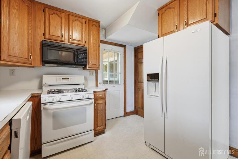 Photo 11 of 326 Melrose Avenue, Middlesex NJ 08846, Middlesex, NJ