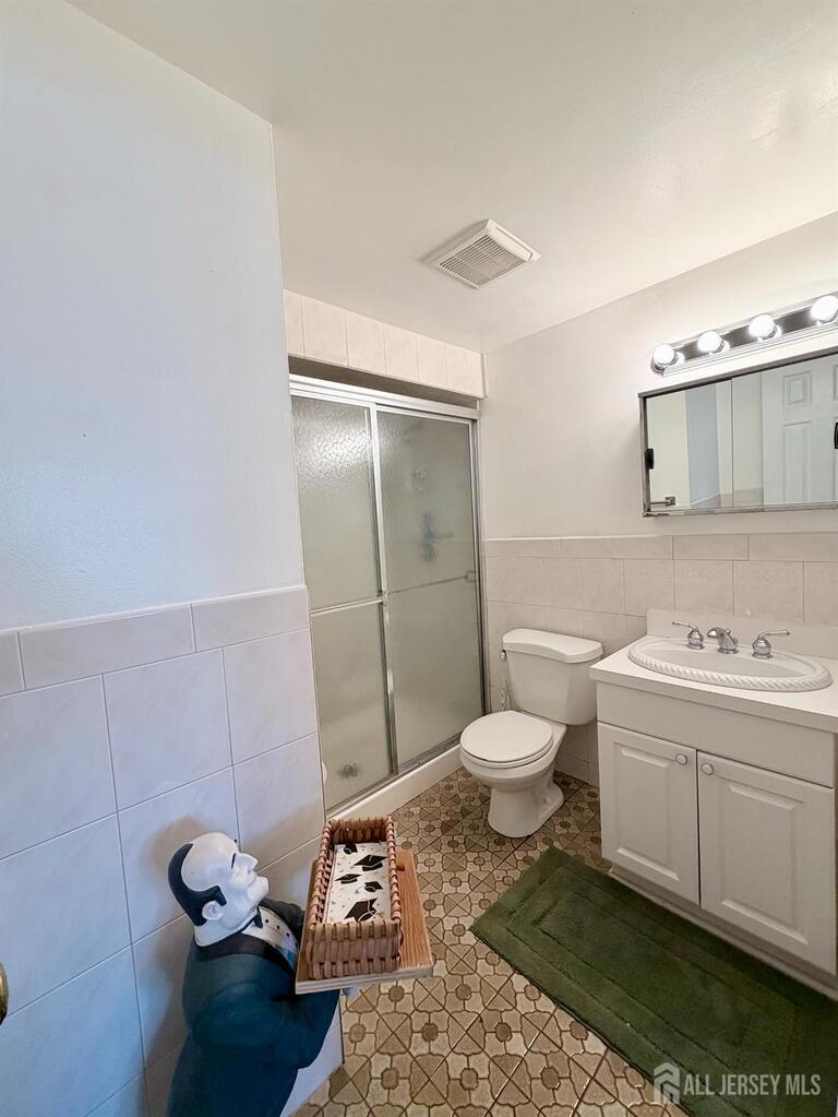 Photo 16 of 29 Capp Street, Carteret NJ 07008, Carteret, NJ