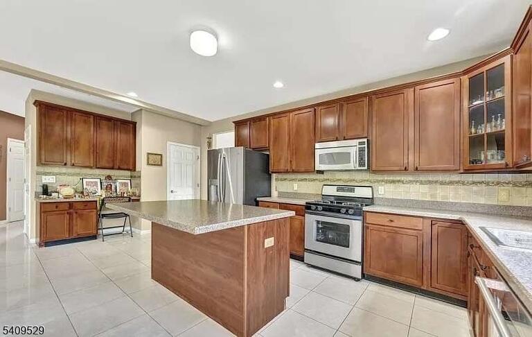 Property listing MLS 4008227 photo 10