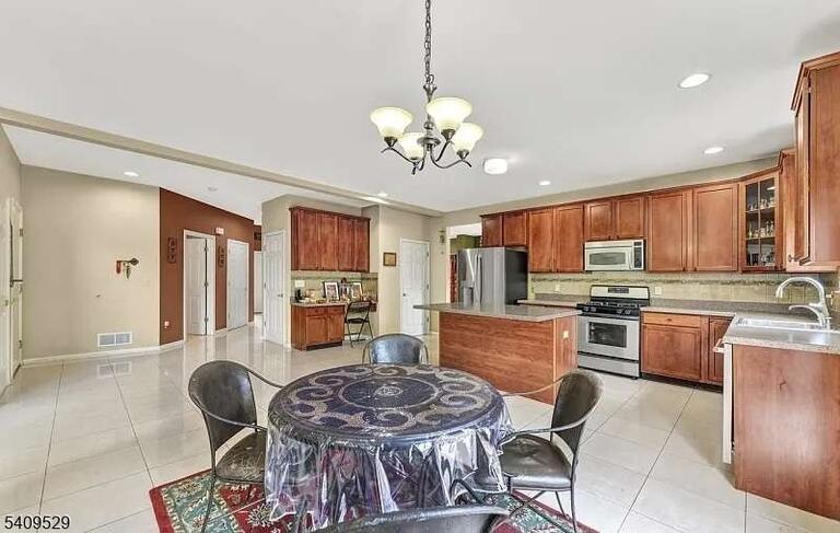 Property listing MLS 4008227 photo 11