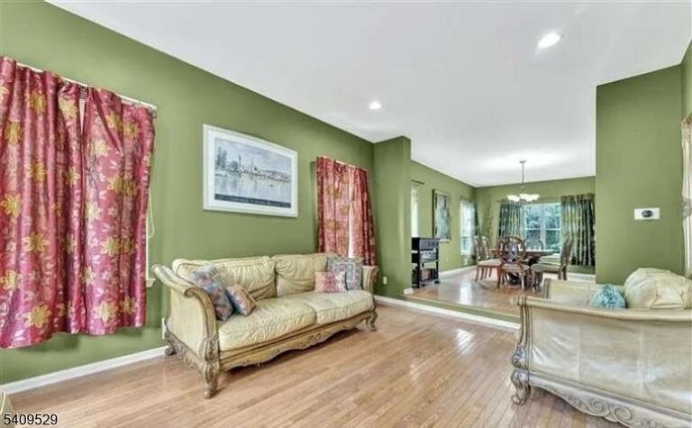 Property listing MLS 4008227 photo 8