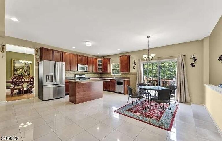 Property listing MLS 4008227 photo 9