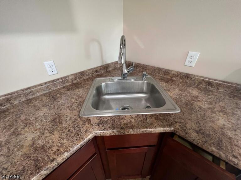 Property listing MLS 4016088 photo 3