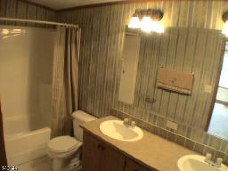 Property listing MLS 4019928 photo 2
