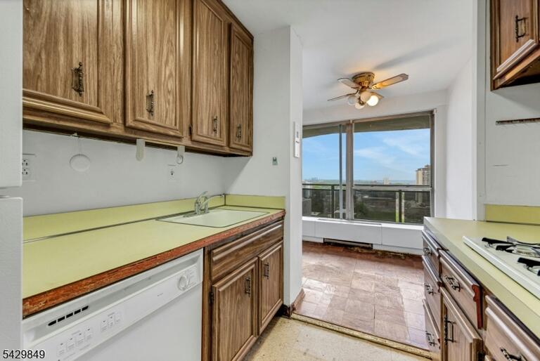 Property listing MLS 4026004 photo 10