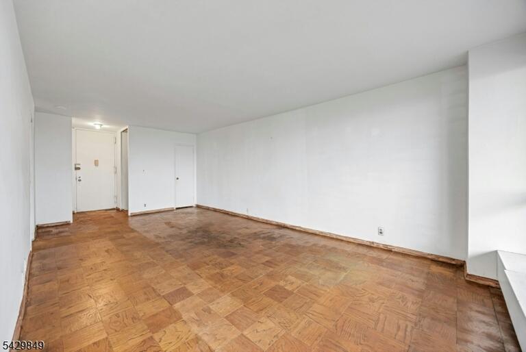 Property listing MLS 4026004 photo 4