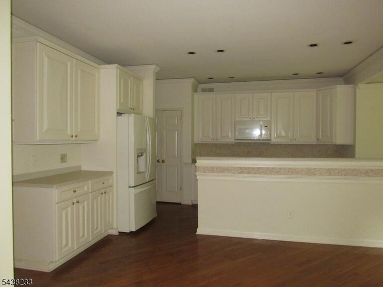 Property listing MLS 4033168 photo 10