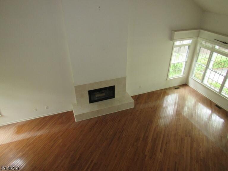 Property listing MLS 4033168 photo 14