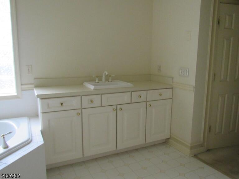 Property listing MLS 4033168 photo 19