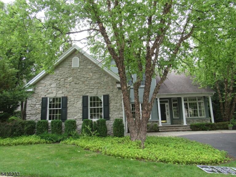 Property listing MLS 4033168 photo 4
