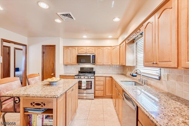Property listing MLS 4034064 photo 7
