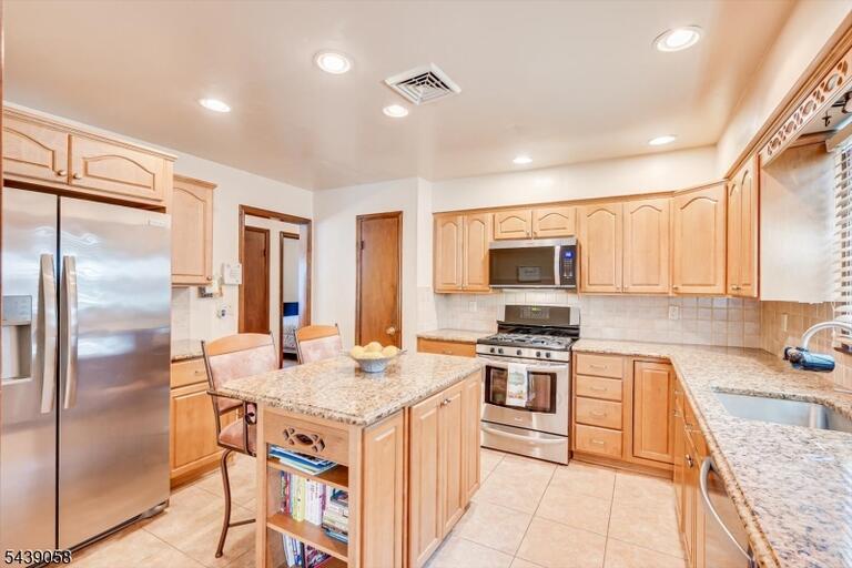 Property listing MLS 4034064 photo 8