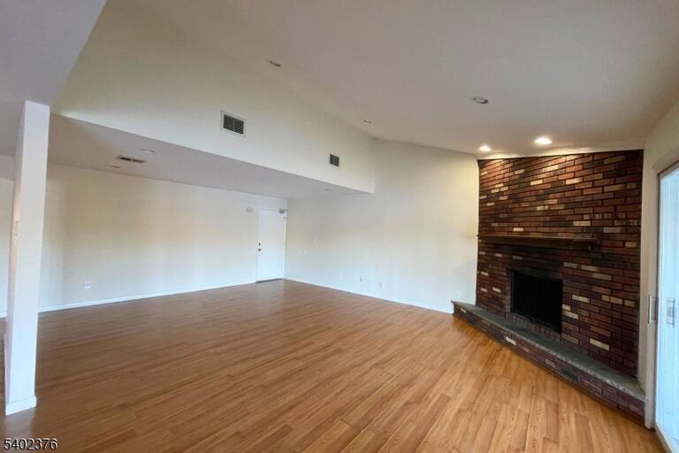 Property listing MLS 4034088 photo 3