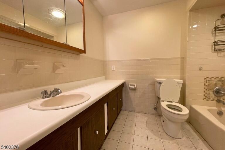 Property listing MLS 4034088 photo 5