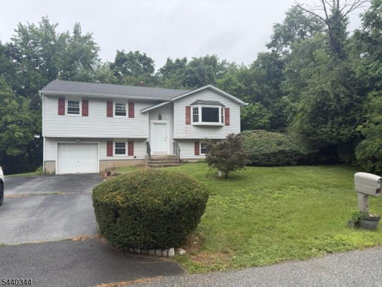Property listing MLS 4035163 photo 2
