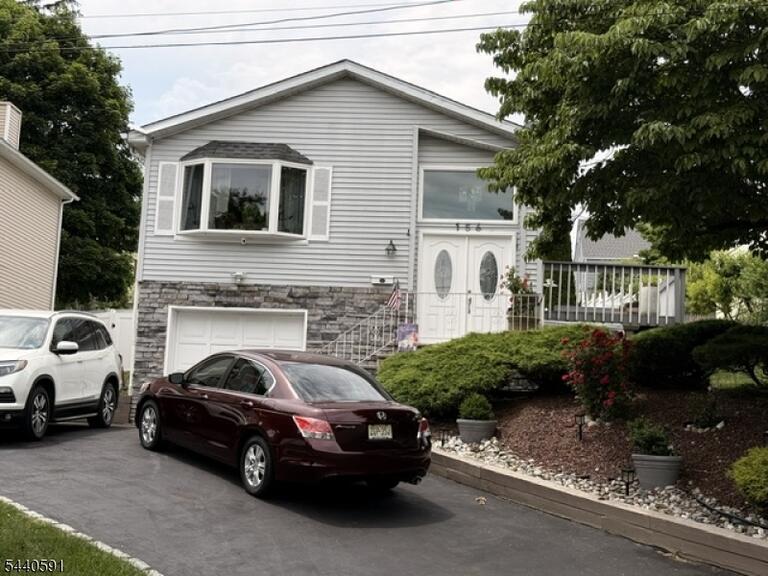 Property listing MLS 4035471 photo 2