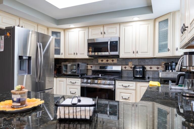 Property listing MLS 4035471 photo 9