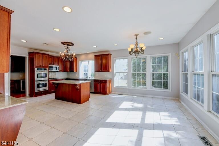 Property listing MLS 4035730 photo 12