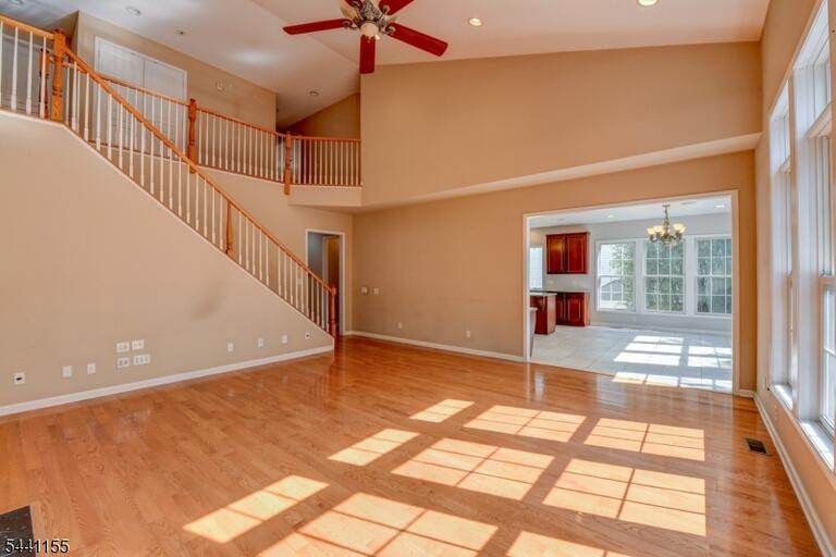 Property listing MLS 4035730 photo 15