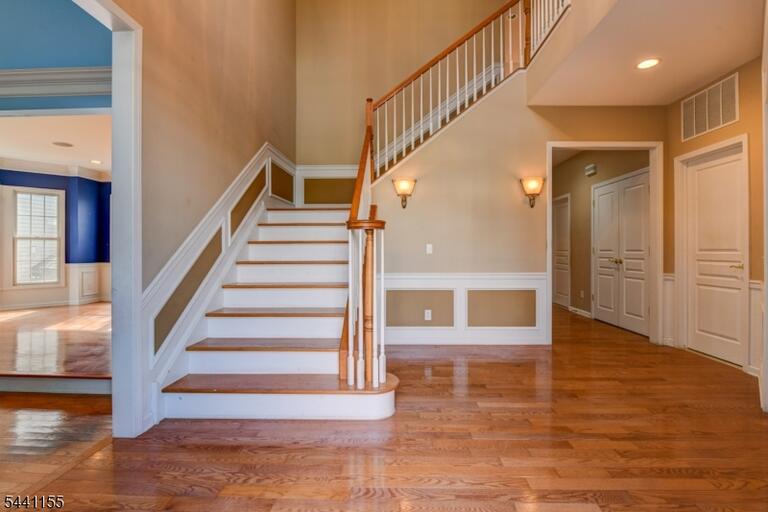 Property listing MLS 4035730 photo 2