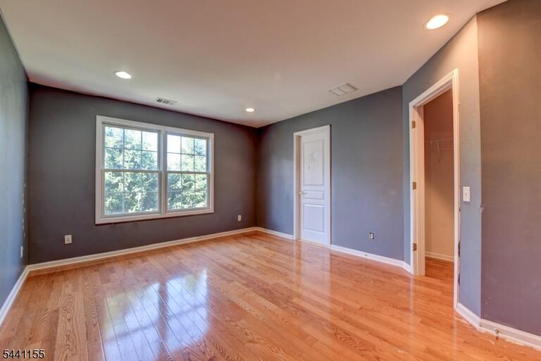 Property listing MLS 4035730 photo 31
