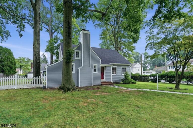 Property listing MLS 4035974 photo 2