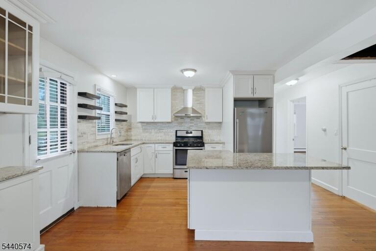 Property listing MLS 4035974 photo 9