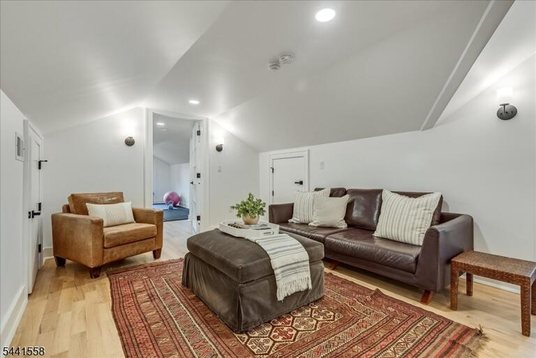Property listing MLS 4036150 photo 35