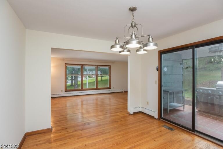 Property listing MLS 4036608 photo 9