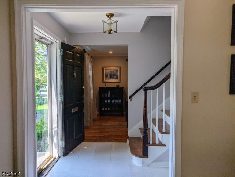 Property listing MLS 4036702 photo 2