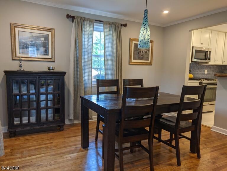 Property listing MLS 4036702 photo 3