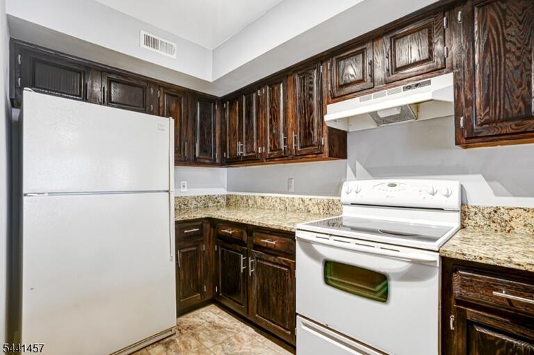 Property listing MLS 4037891 photo 13