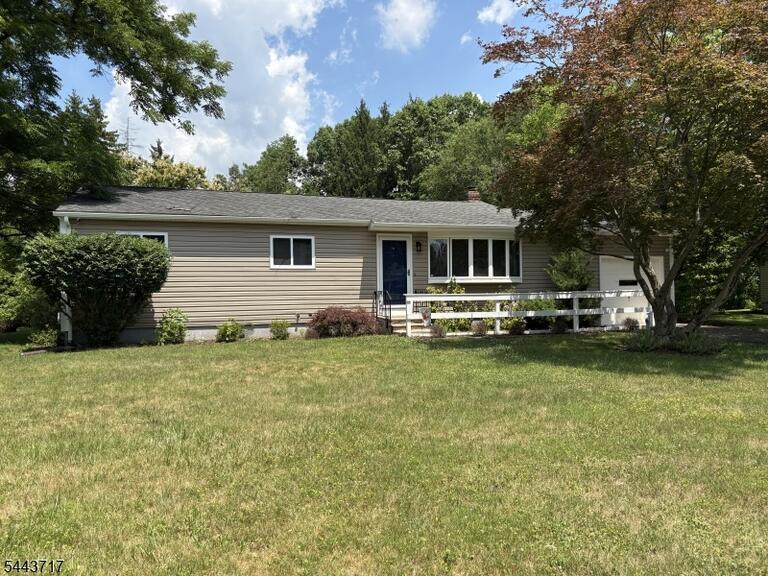 Property listing MLS 4037973 photo 1