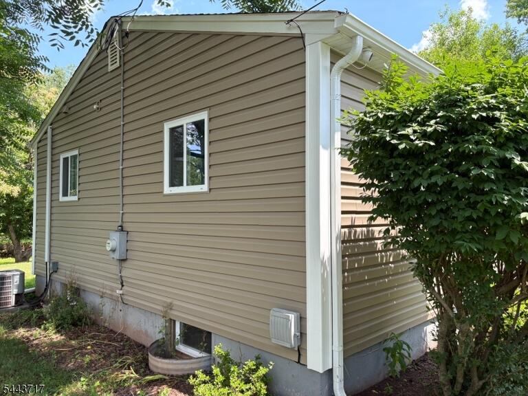 Property listing MLS 4037973 photo 4
