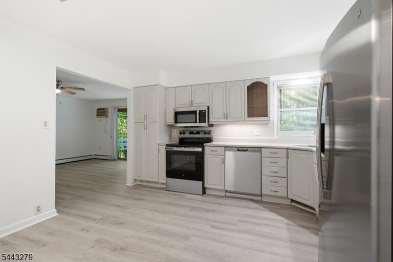 Property listing MLS 4038316 photo 11