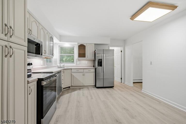 Property listing MLS 4038316 photo 12