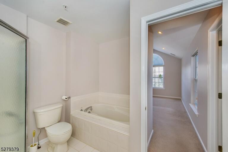 Property listing MLS 4038605 photo 19