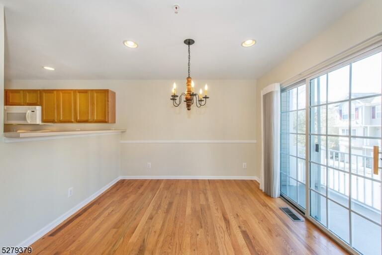 Property listing MLS 4038605 photo 6
