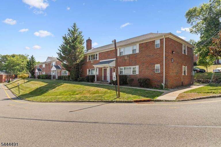 Property listing MLS 4038643 photo 3